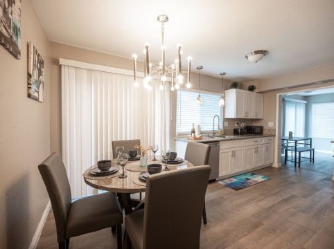 Cozy Luxury Escape • Calm Vibes Near Strip