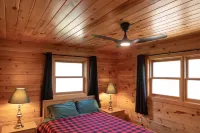 The Lake's End - Beautiful Lakefront Log Home in the White Mountains