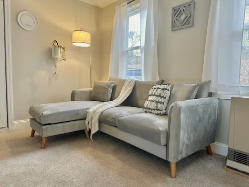 New, Clean, Downtown Getaway! Hotels in Concord