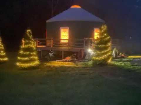 Magical Riverside Yurt, hot tub & the BRPW, pet friendly near Floyd, Va Hotels in Laurel Fork