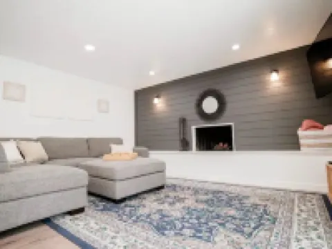 Bright 5-BDR Home in the heart of Ogden-3600 sq.ft 奧格登酒店