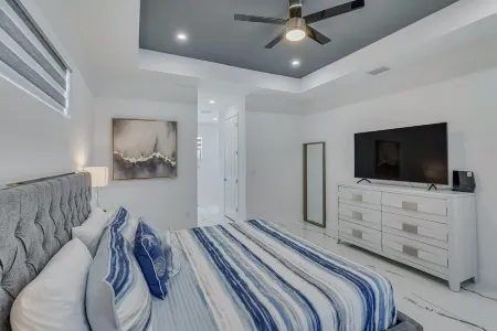 Modern coastal 3 bedrooms with Pool with Fireplace