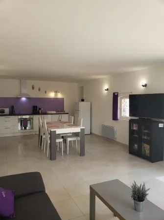 2 Bedroom Apartment in Anduze