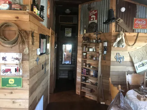 Cedar Cabin in the Woods - Longview, Tx