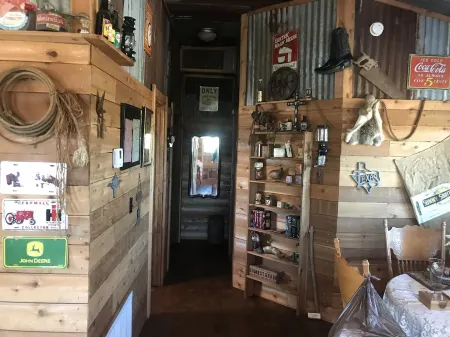 Cedar Cabin in the Woods - Longview, Tx