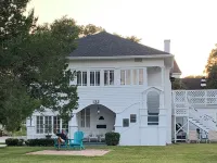 Casa de Flora B- Relaxed Elegance in historic St Augustine 🚭