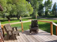 Earl's Cabin. Quiet 1930s hand hewn log cabin. Fishing hunting opportunities.