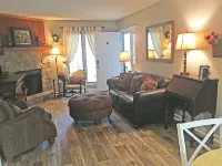1st Floor Condo in Heart of Blowing Rock