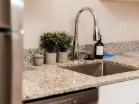 Cozy 1-bedroom Modern Apartment: Central to Raleigh, Durham, Chapel Hill シダー・フォークのホテル