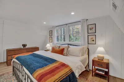 Dreamtime - Modern A-frame Cabin w/ Hot tub Hotels near Sage Moon Herb Shop