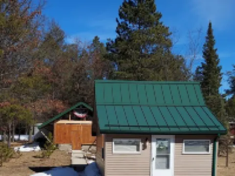 Tiny Cabin in Huron National Forest! Hotels in Oscoda County