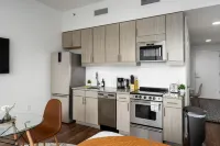 Contemporary Studio in DT BHAM! l Private Balcony