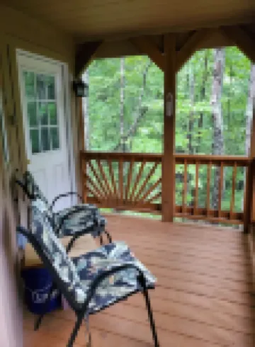 Pet friendly cottage on 17 acre Lake front property with dock and kayak access Hotels in Pikeville