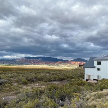 Secluded Capitol Reef Retreat