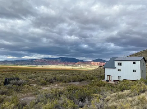 Secluded Capitol Reef Retreat