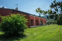 BRIGHT AND REFINED VILLA WITH POOL IMMERSED IN THE GREEN OF THE HILLS OF LUCCA - Private Pools