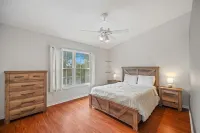 Peaceful Family Vacation! Private Pool, Jacuzzi Hotels near Walmart Supercenter