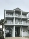 Canal Front w/ Putting Green w/ private dock & private heated pool; Sleeps 18+