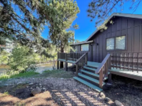 Perfect Cabin to Enjoy a Riverfront Vacation #6176