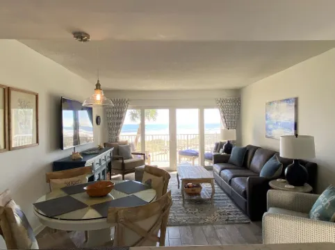 Crescent Beach Retreat- Fully updated 2 BR/2BA  Direct ocean views in Coquina! Hotels in Crescent Beach