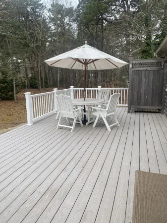 Cape Cod Cottage Retreat Отели в г. Истам