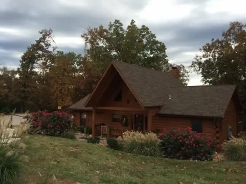 Deer Run Cabin - Private Hot tub, Loft / Game Room, 1 Mile to Thunder Ridge