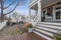 5 Bedroom Luxury Home In Heart of Beachwalk Resort