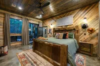 Beautiful Couples Cabin nestled in the woods