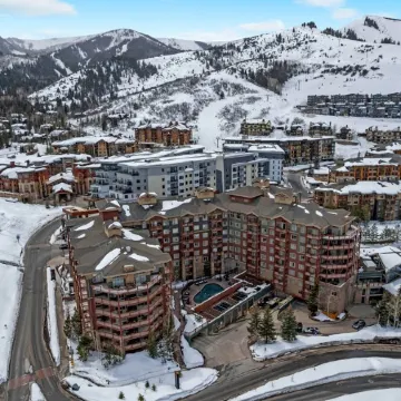 PARK CITY CANYONS VILLAGE-SKI-IN/OUT-YEAR ROUND MOUNTAIN RESORT, 1 BED, SLEEPS 4