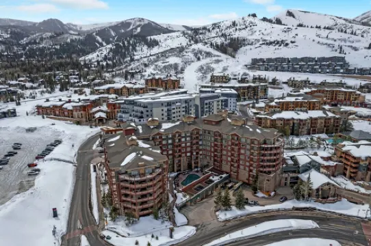 PARK CITY CANYONS VILLAGE-SKI-IN/OUT-YEAR ROUND MOUNTAIN RESORT, 1 BED, SLEEPS 4