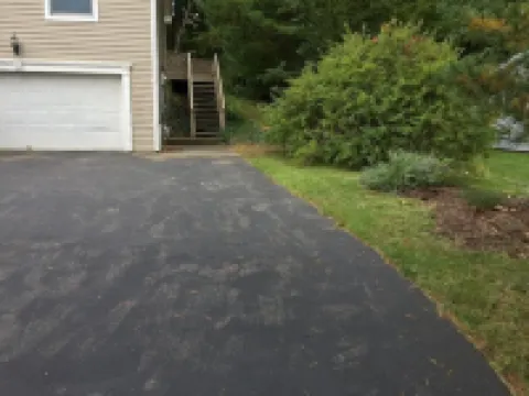 Efficiency Apt between Cornell, SUNY Cortland -Handicap Accessible