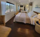 Hidden Gem 2BR LvL1 Home Top Apt Pool & Heated Spa near Sydney's Best Spots