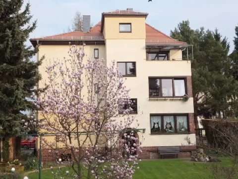 Romantic attic apartment in beautiful Laubegast neighbourhood in Dresden Hotels in Laubegast