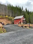Spacious 3-Story Home, 4 bedrooms, Sleeps 12, Easy Trailer Parking