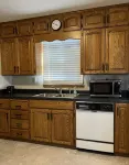 King & 2 Queen Beds, Centrally Located 15 Minutes from Anywhere in Des Moines