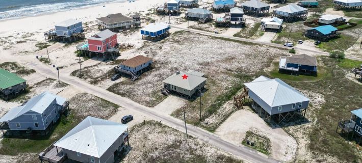 Gulf Front!! 2 Master Suites- Steps Away from the Beach!! Hotel di County Mobile