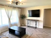 Comfy house - Centrally located Hotels in Rochester Hills