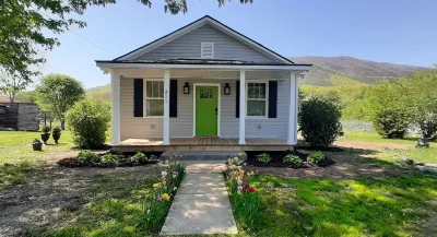 Getaway and relax! Enjoy the James River with mountain views! Hotel in zona Flying Mouse Brewery