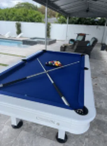 Poolside Retreat Haven close to MIA Airport