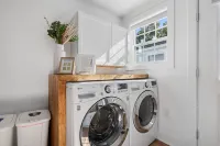 Cozy Chateau in the Heart of Park Circle