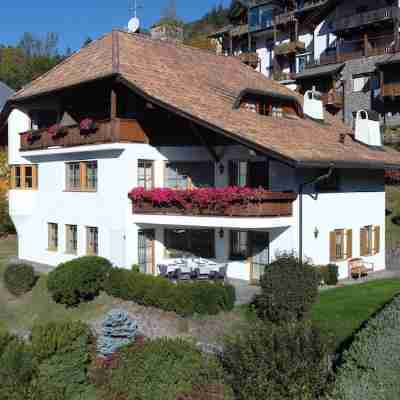 Beautiful attic apartment - Free WIFI Hotel Exterior