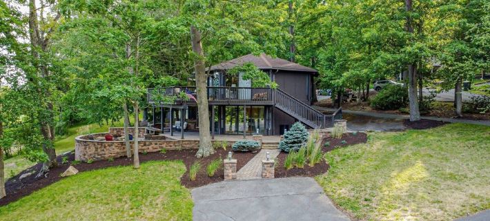 Walk to Bedford Springs from the "Round House" with an Amazing Golf Course View! Hotels in Bedford County