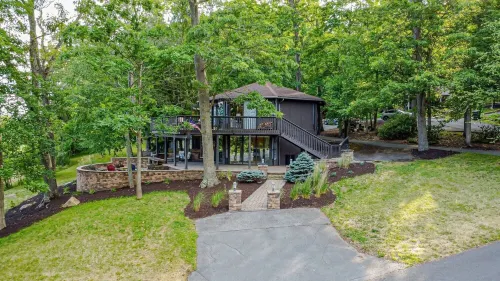 Walk to Bedford Springs from the "Round House" with an Amazing Golf Course View!