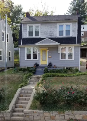 1930s West Virginia Charmer Hotel in zona Sycom Technologies