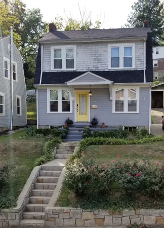 1930s West Virginia Charmer Отели в г. Чарльстон