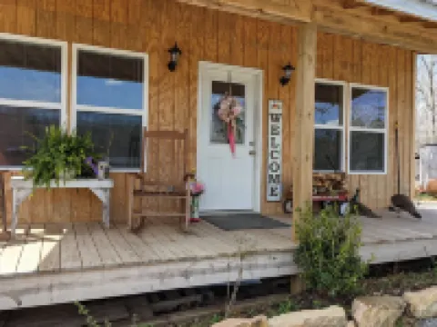 Cozy Cottage on Our Private Lake and 75 Wooded Acres Hotels in Sequatchie County