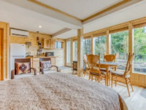 Cozy Blueberry Cottage Studio King Bed, Kitchenette, Hotels in Stevenson