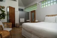 Turtle Bay Inn Hotels in Carenero