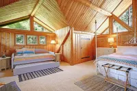 Large Log Cabin w/Ocean Views, indoor/outdoor games, 5mins walk to beach