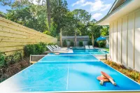 The Palm - East Beach Private Retreat - Saltwater Pool, Hot Tub, Beach Access!